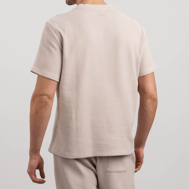 T-shirt plissé – Texture moderne & coupe parfaite